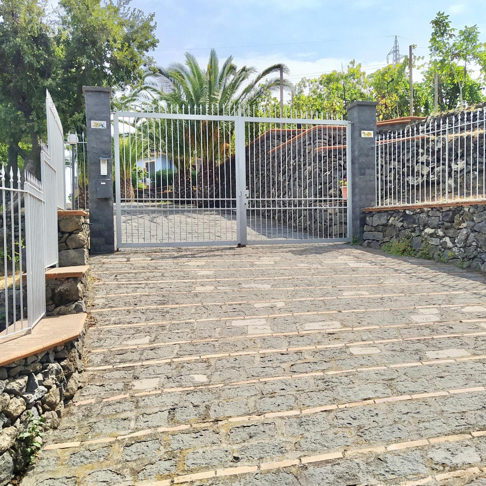 Villa Melany Casa Vacanza П'єдімонте-Етнео Екстер'єр фото